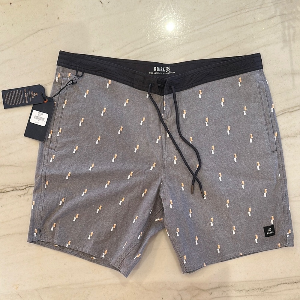 Roark Men's Gray Shorts